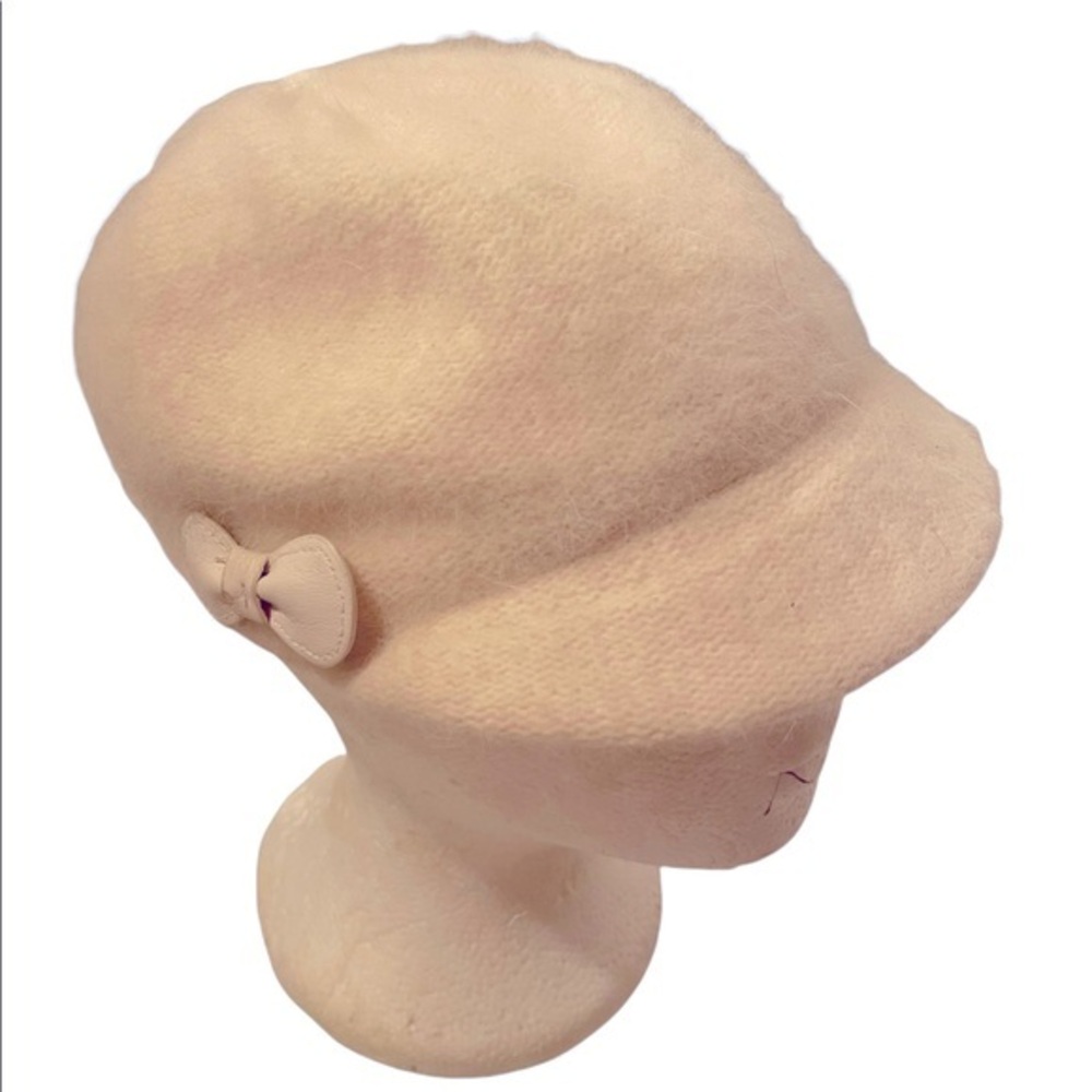 Divided Cream Hat With Bow Size Medium NWOT